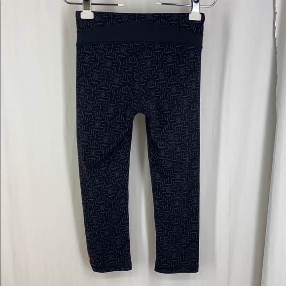 LUCY XS Hatha PowerMax Black Gray Capri Legging - Picture 4 of 7